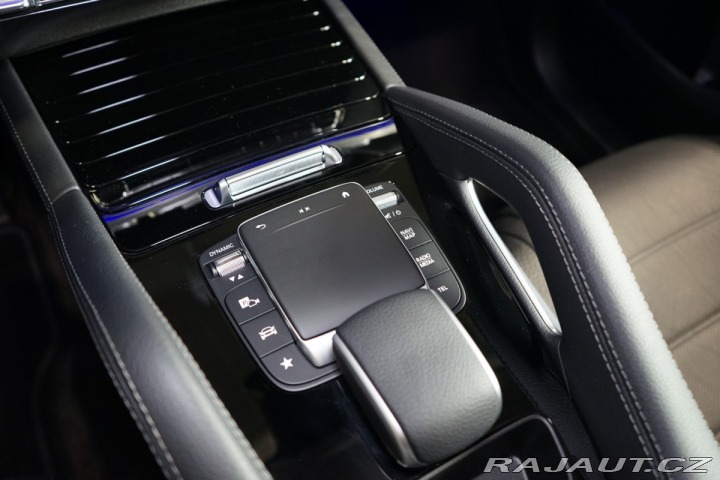 Mercedes-Benz GLE 300d*4MATIC*TAŽNÉ*LED* 2023