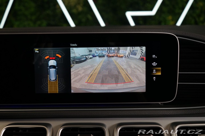 Mercedes-Benz GLE 300d*4MATIC*TAŽNÉ*LED* 2023