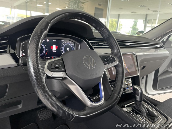 Volkswagen Passat GTE 160kW*Discover*Tažné* 2021