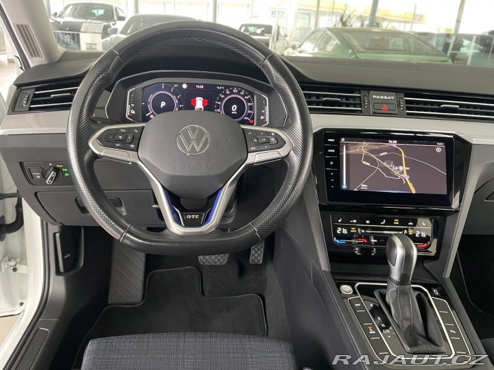Volkswagen Passat GTE 160kW*Discover*Tažné* 2021