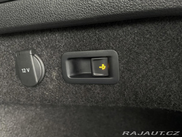 Volkswagen Passat GTE 160kW*Discover*Tažné* 2021