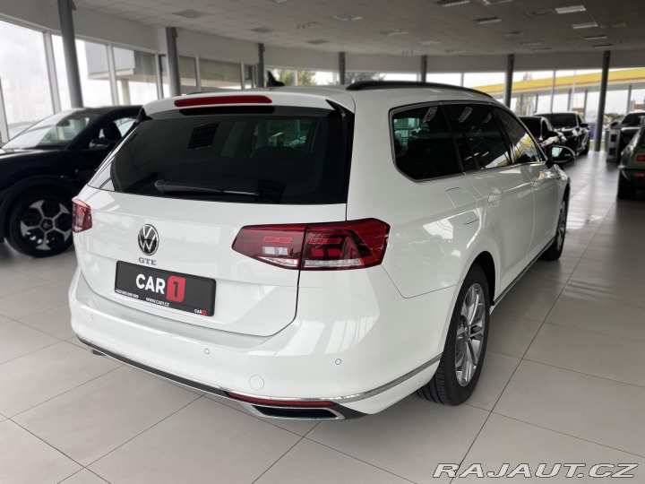 Volkswagen Passat GTE 160kW*Discover*REZERV 2021