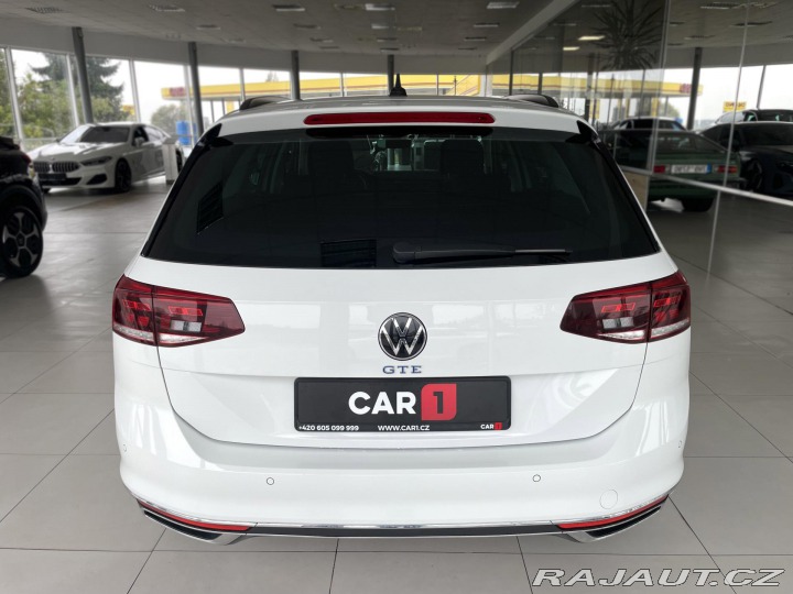 Volkswagen Passat GTE 160kW*Discover*Tažné* 2021