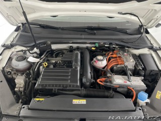 Volkswagen Passat GTE 160kW*Discover*Tažné* 2021