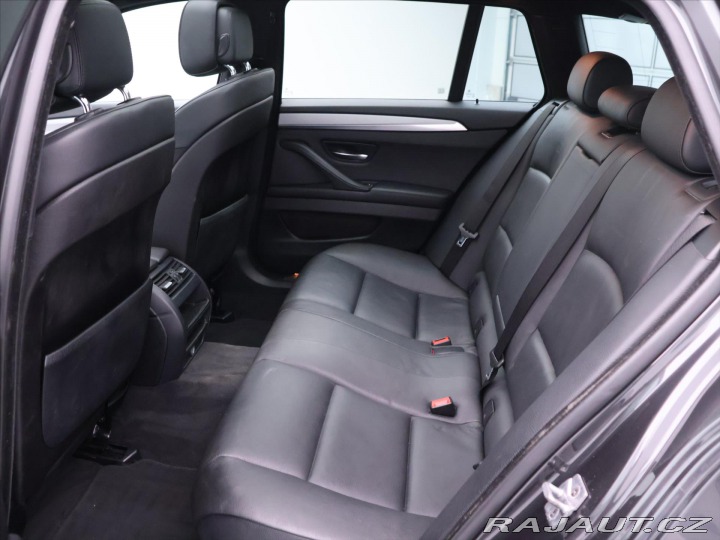 BMW 5 2,0 520d 135kwPanorama Na 2011