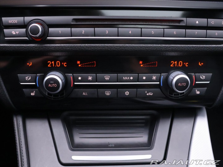 BMW 5 2,0 520d 135kwPanorama Na 2011