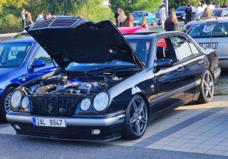 Mercedes-Benz  W210 280 V6