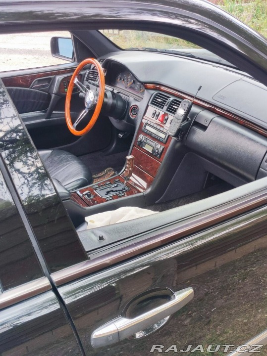 Mercedes-Benz Ostatní modely W210 280 V6 1997