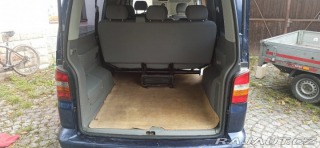 Volkswagen Transporter T5, dlouhý, 8 míst 2004