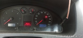 Volkswagen Transporter T5, dlouhý, 8 míst 2004