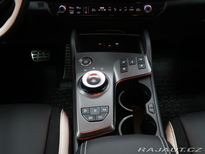 Kia Sportage GT-line 4x4 - Vůz ve výro 2026