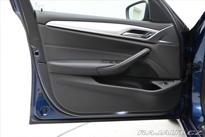 BMW 5 3,0 530d 210kW AT8 LED Zá 2020