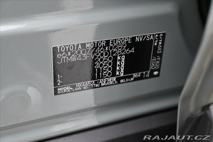 Toyota RAV4 2,0 VVT-iE 130 kW Busines 2022