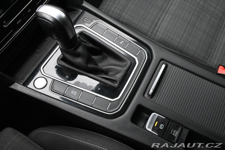 Volkswagen Passat 2,0 TDI 110kW Business DS 2021