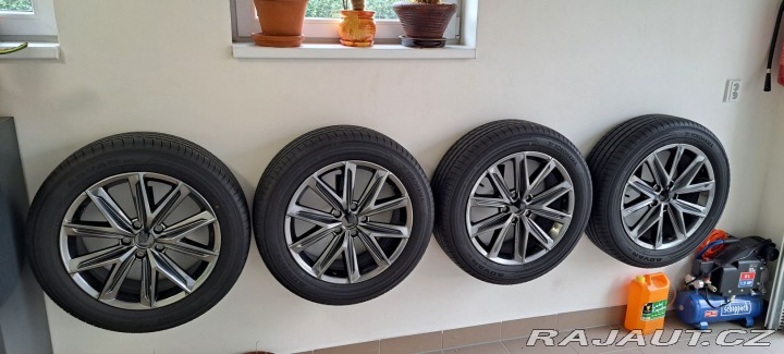 Lexus Ostatní modely LBX 1.5l 3 full-hybrid 2025