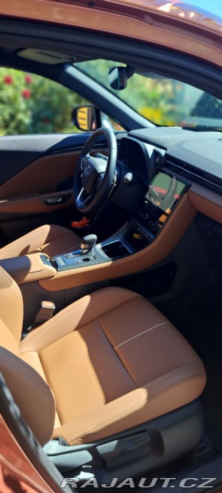 Lexus Ostatní modely LBX 1.5l 3 full-hybrid 2025