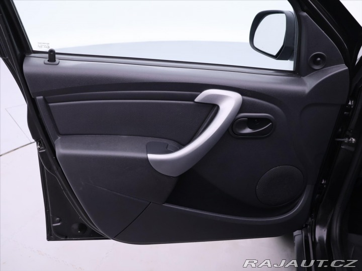 Dacia Duster 1,6 16V 77kW Klima Tažné 2011