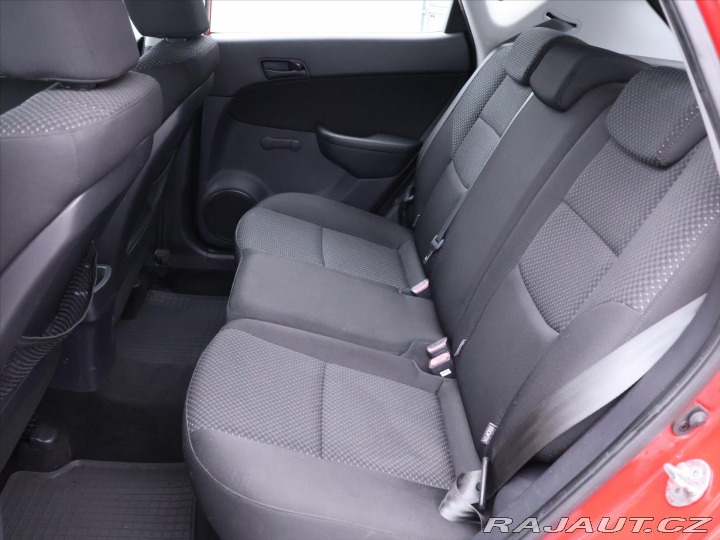Hyundai i30 1,4 CVVTi 80kW CZ Serv. k 2009
