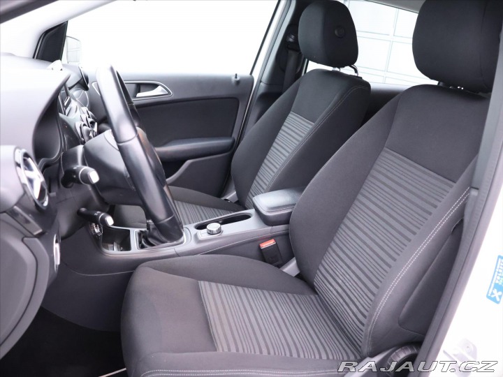 Mercedes-Benz B 1,6 180 90kW Xenon, Serv. 2012