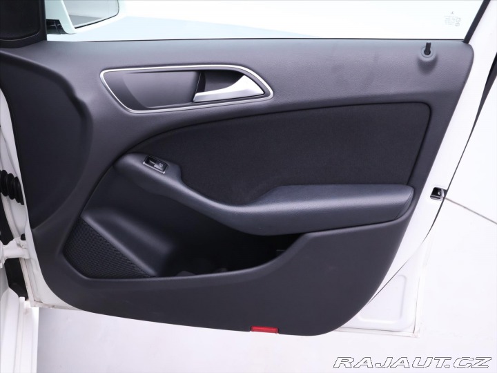 Mercedes-Benz B 1,6 180 90kW Xenon, Serv. 2012