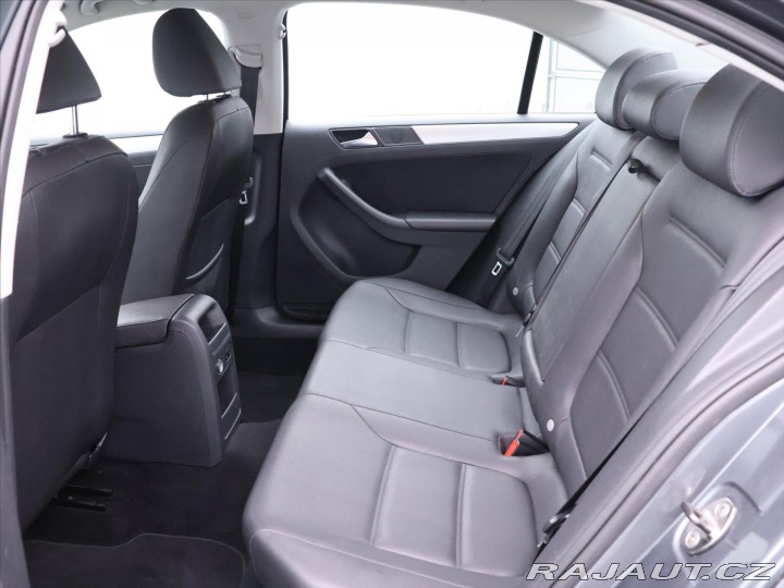 Volkswagen Jetta 2,0 TDI 103kW Klima 2013