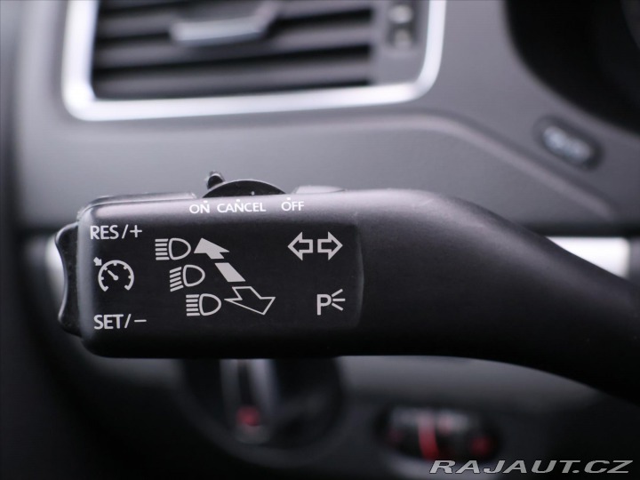 Volkswagen Jetta 2,0 TDI 103kW Klima 2013