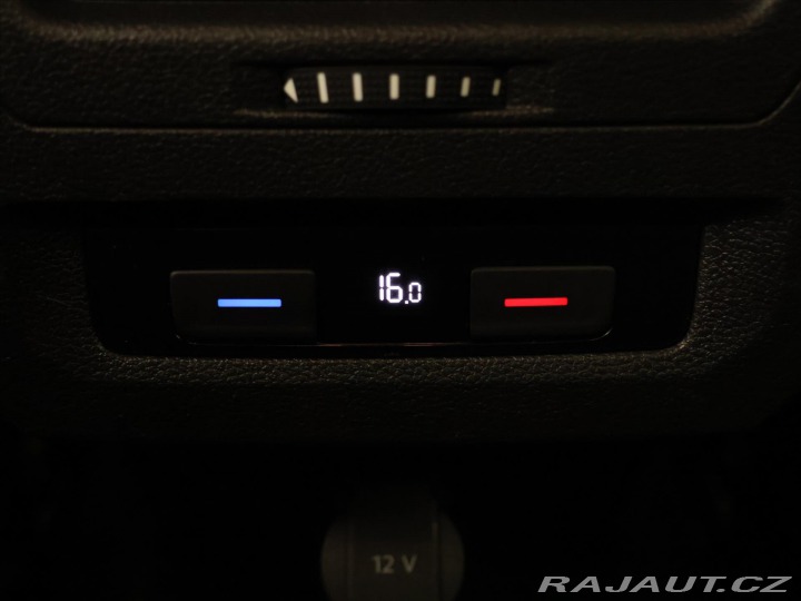 Volkswagen Touran 2,0 TDI 110kW Sound LED D 2017
