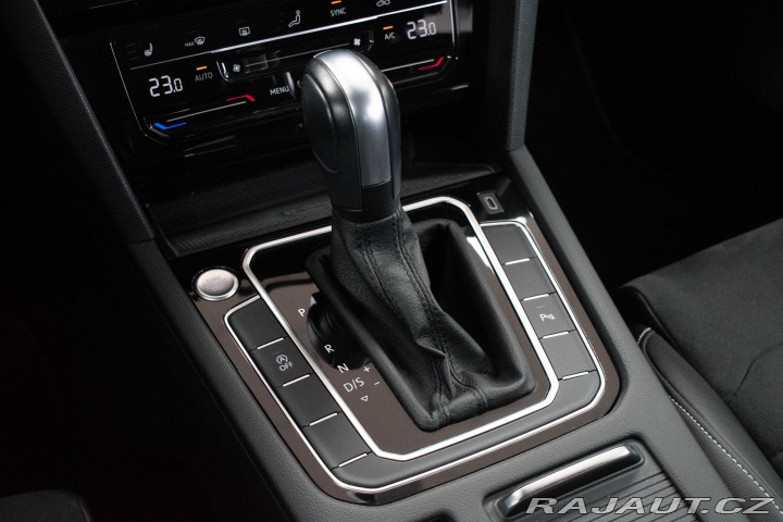 Volkswagen Passat 2.0 TSI ELEGANCE*TAŽNÉ*ČR 2021