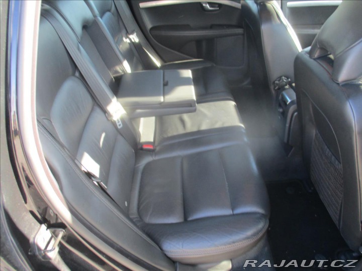 Volvo XC70 2,4 D5 SUMMUM AWD Radar X 2011