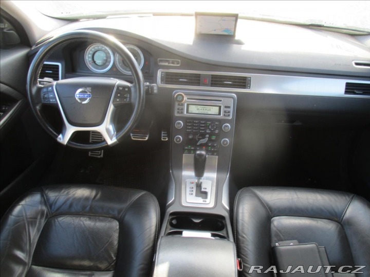 Volvo XC70 2,4 D5 SUMMUM AWD Radar X 2011
