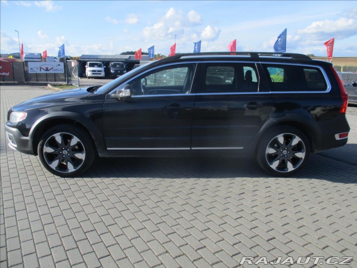Volvo XC70 2,4 D5 SUMMUM AWD Radar X 2011