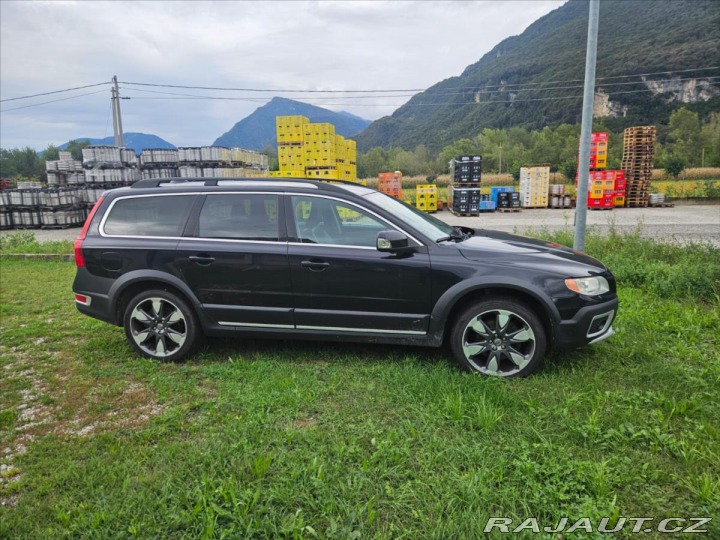 Volvo XC70 2,4 D5 SUMMUM AWD Radar X 2011