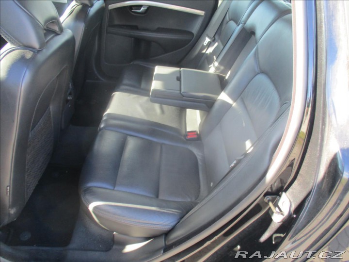 Volvo XC70 2,4 D5 SUMMUM AWD Radar X 2011