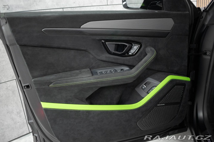 Lamborghini Urus *REZERVACE* 2023