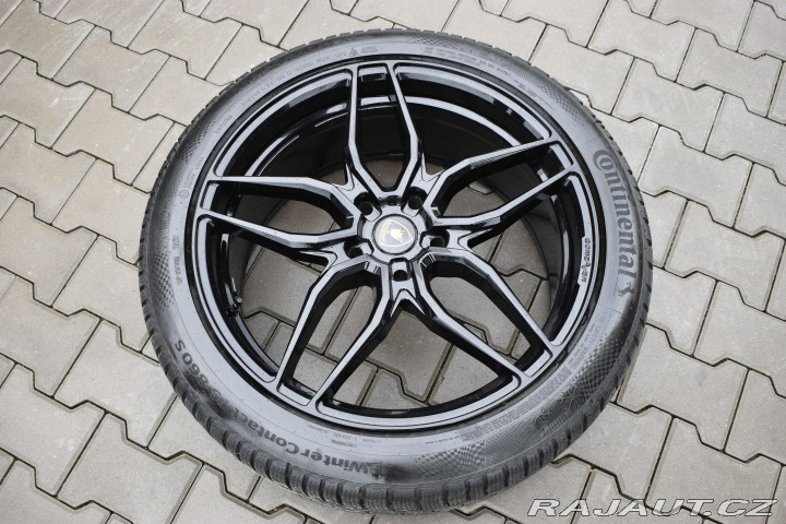 Lamborghini Urus *REZERVACE* 2023