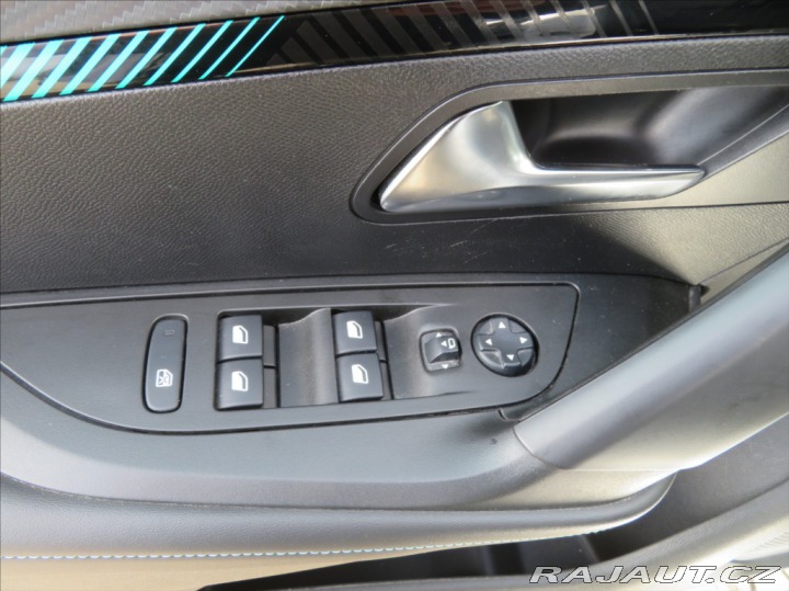 Peugeot 2008 1,2 PureTech 2021