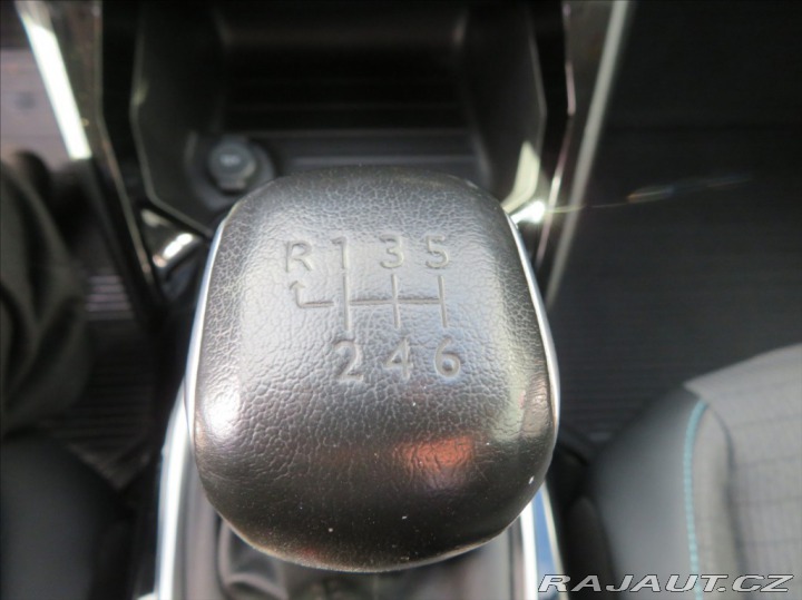 Peugeot 2008 1,2 PureTech 2021