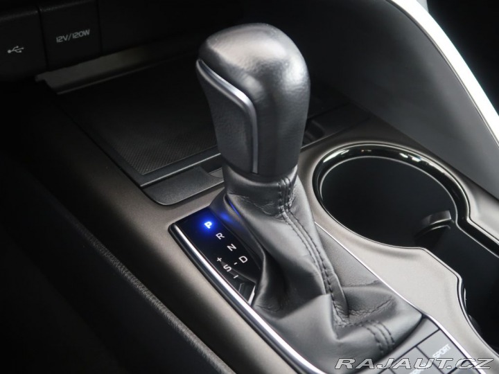 Toyota Camry 2.5Hybrid,CZ,1Maj,Comfort 2022