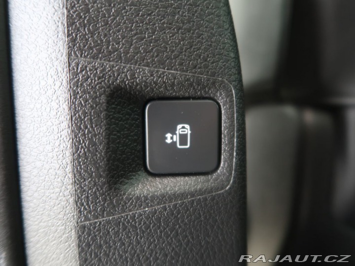 Peugeot Traveller 2.0HDi,CZ,130kW,8Míst,AT, 2022