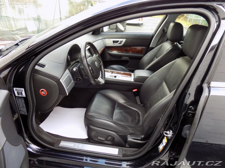 Jaguar XF 2.2d/Bi-xenon/AT/NAVI/ 2013