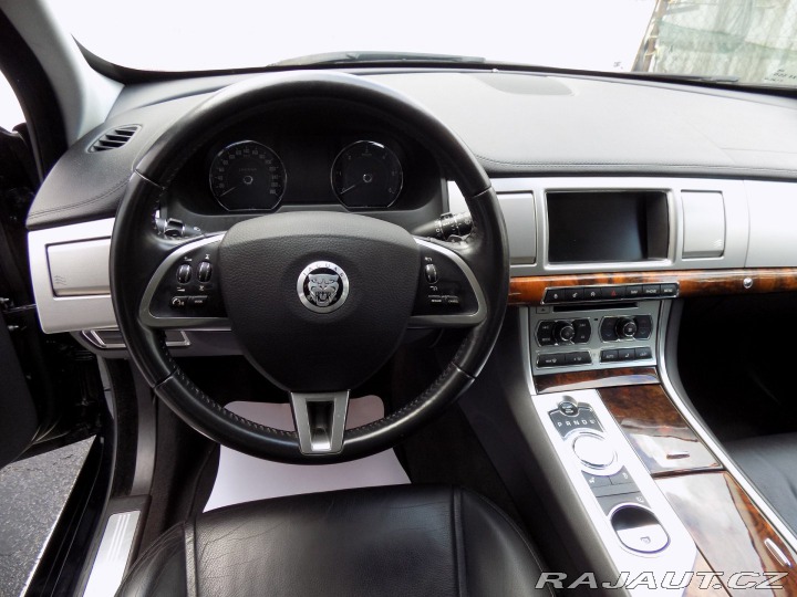 Jaguar XF 2.2d/Bi-xenon/AT/NAVI/ 2013