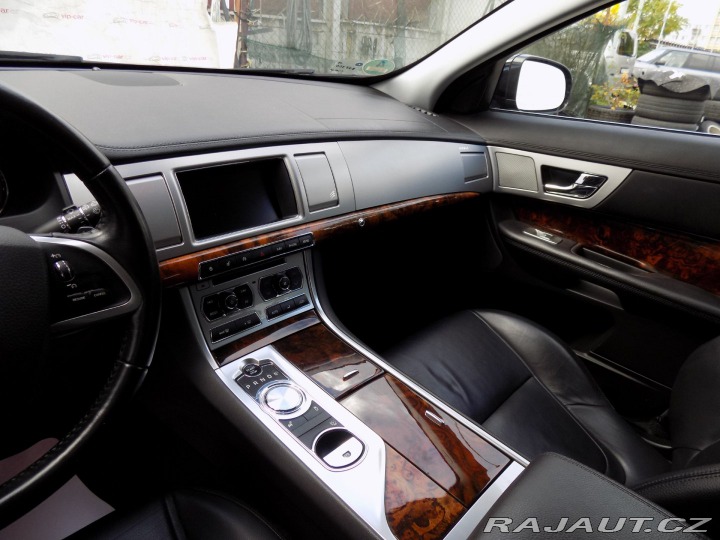 Jaguar XF 2.2d/Bi-xenon/AT/NAVI/ 2013