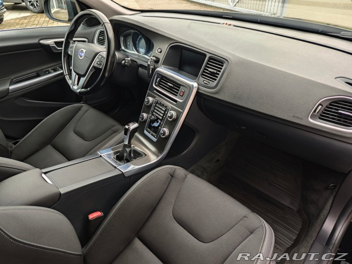 Volvo V60 2.0 D4 Momentum Xenon Web 2014