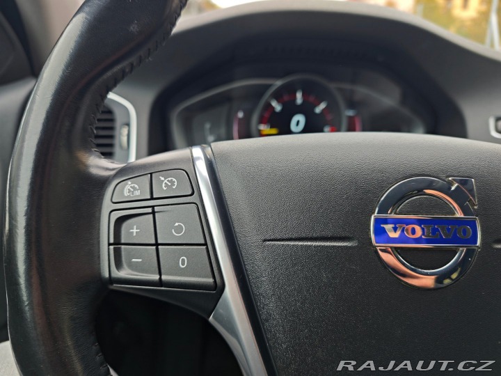 Volvo V60 2.0 D4 Momentum Xenon Web 2014