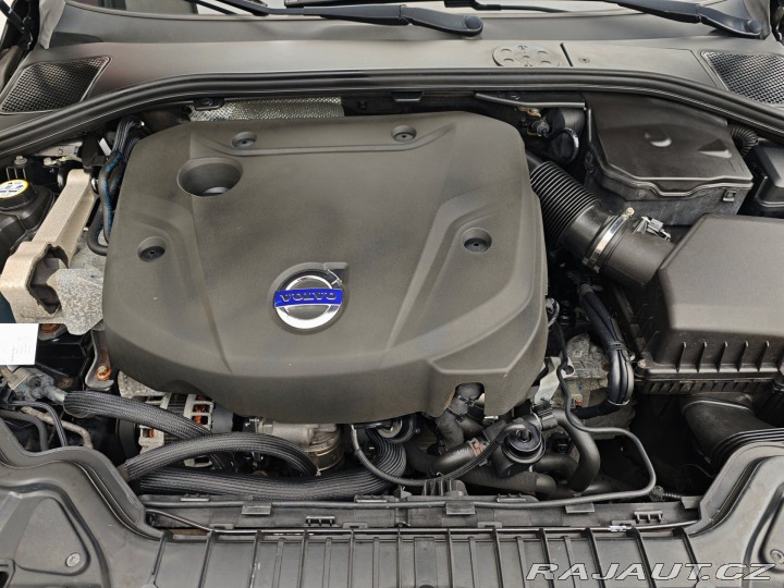 Volvo V60 2.0 D4 Momentum Xenon Web 2014