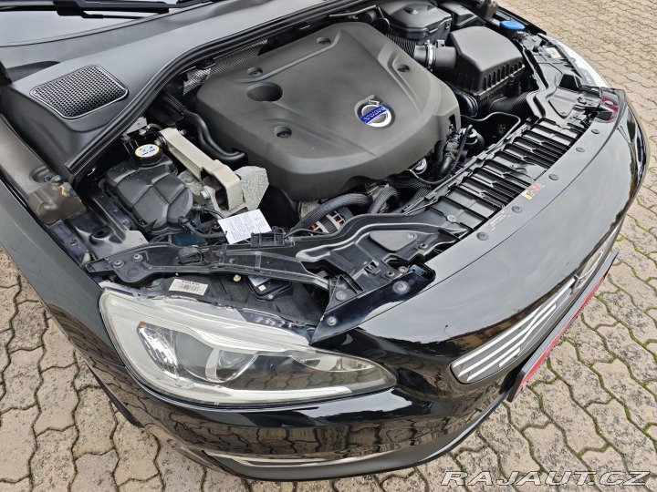 Volvo V60 2.0 D4 Momentum Xenon Web 2014