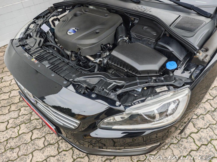 Volvo V60 2.0 D4 Momentum Xenon Web 2014