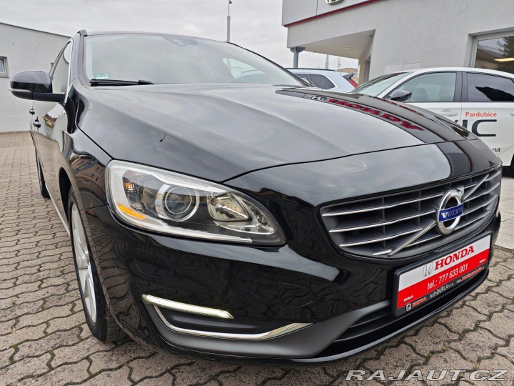 Volvo V60 2.0 D4 Momentum Xenon Web 2014