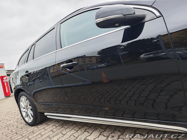 Volvo V60 2.0 D4 Momentum Xenon Web 2014