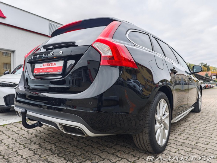 Volvo V60 2.0 D4 Momentum Xenon Web 2014